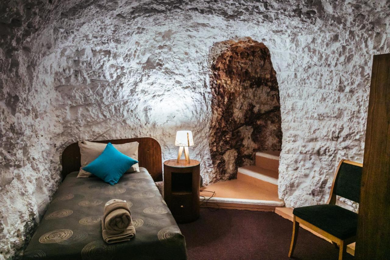 White Cliffs Underground Motel Dış mekan fotoğraf