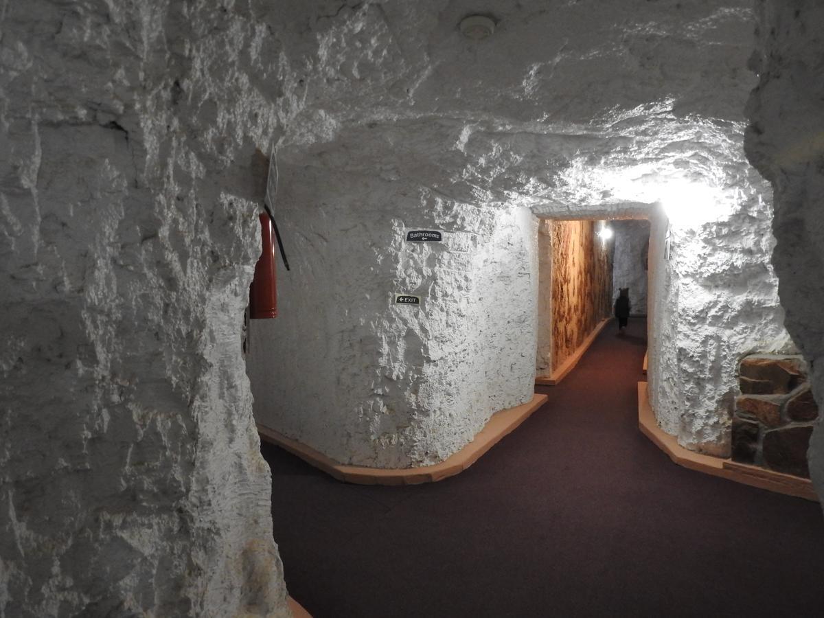 White Cliffs Underground Motel Dış mekan fotoğraf