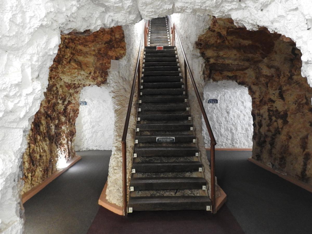 White Cliffs Underground Motel Dış mekan fotoğraf